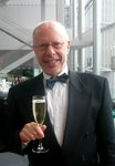 Ronald Holden w champagne.JPG